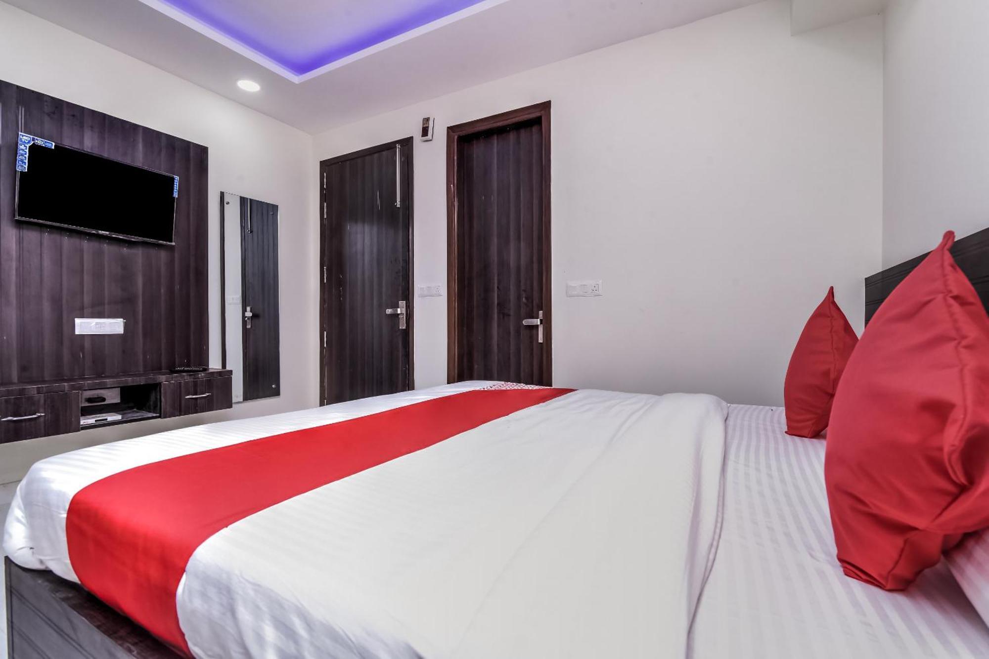Hotel Aerostar Gold - Opposite Max Healthcare Delhi Zewnętrze zdjęcie
