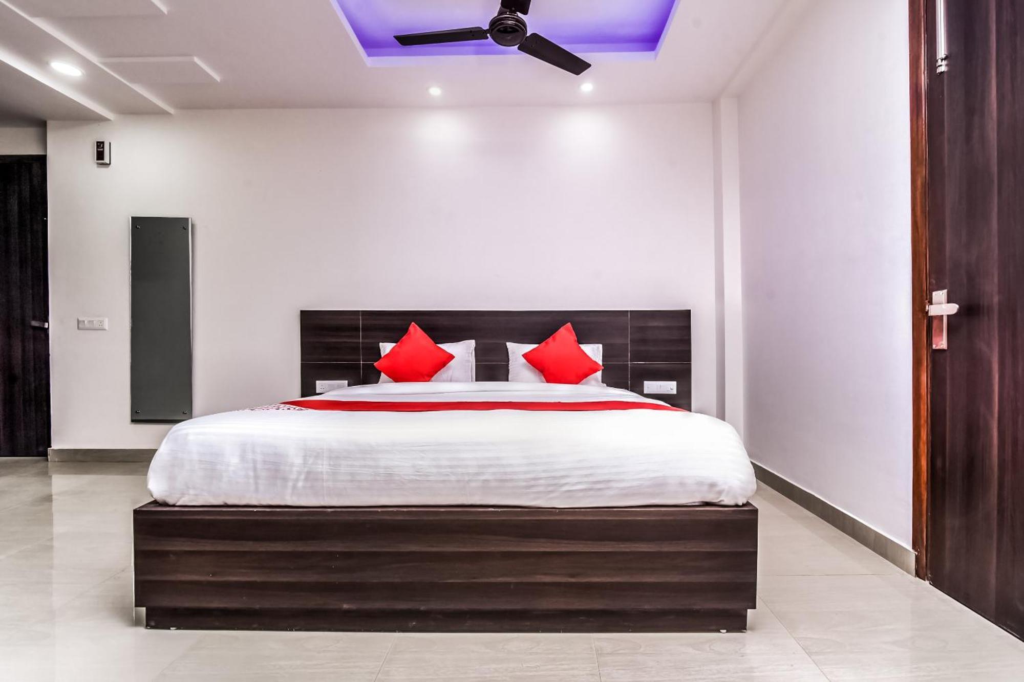 Hotel Aerostar Gold - Opposite Max Healthcare Delhi Zewnętrze zdjęcie