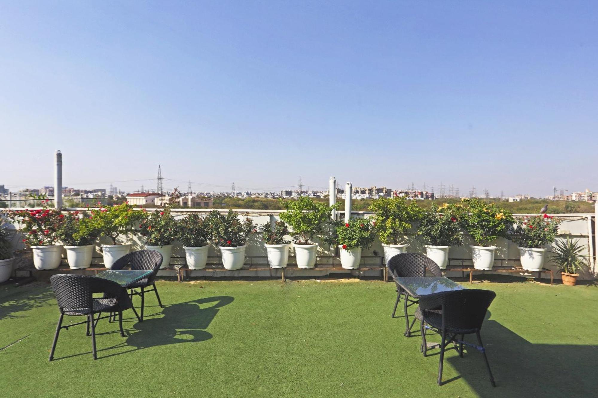 Hotel Aerostar Gold - Opposite Max Healthcare Delhi Zewnętrze zdjęcie