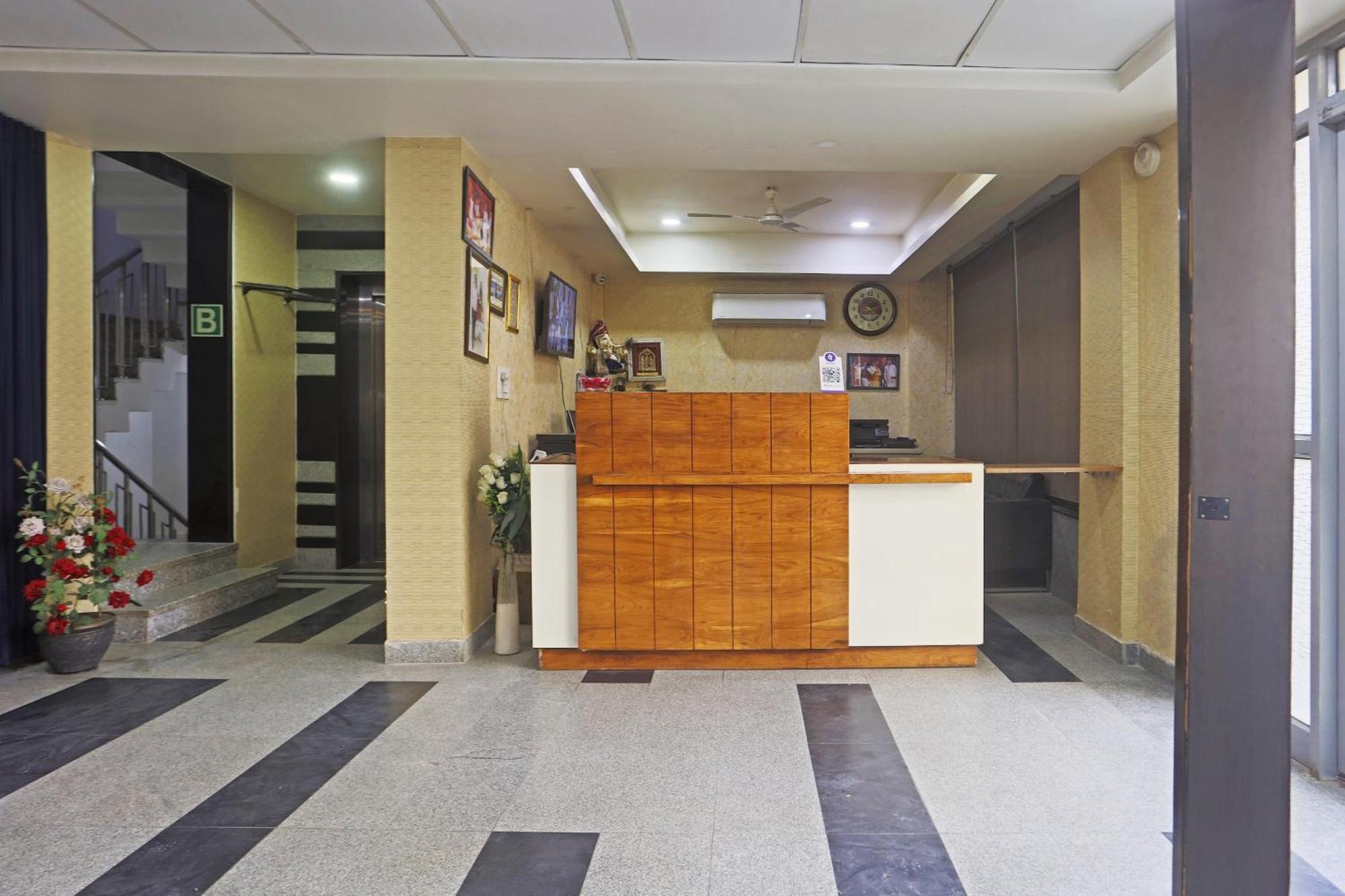 Hotel Aerostar Gold - Opposite Max Healthcare Delhi Zewnętrze zdjęcie