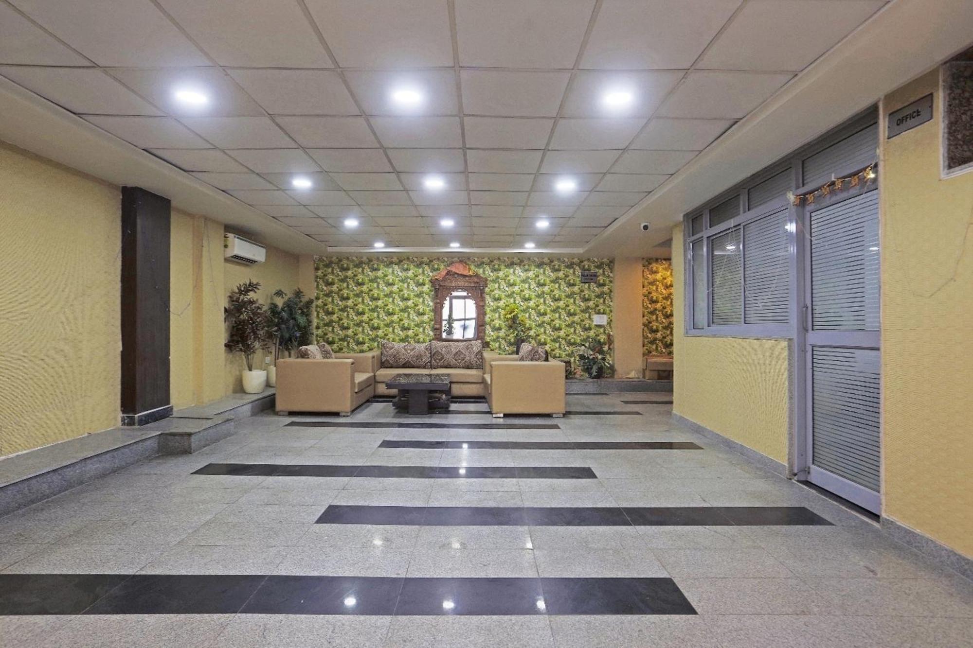 Hotel Aerostar Gold - Opposite Max Healthcare Delhi Zewnętrze zdjęcie