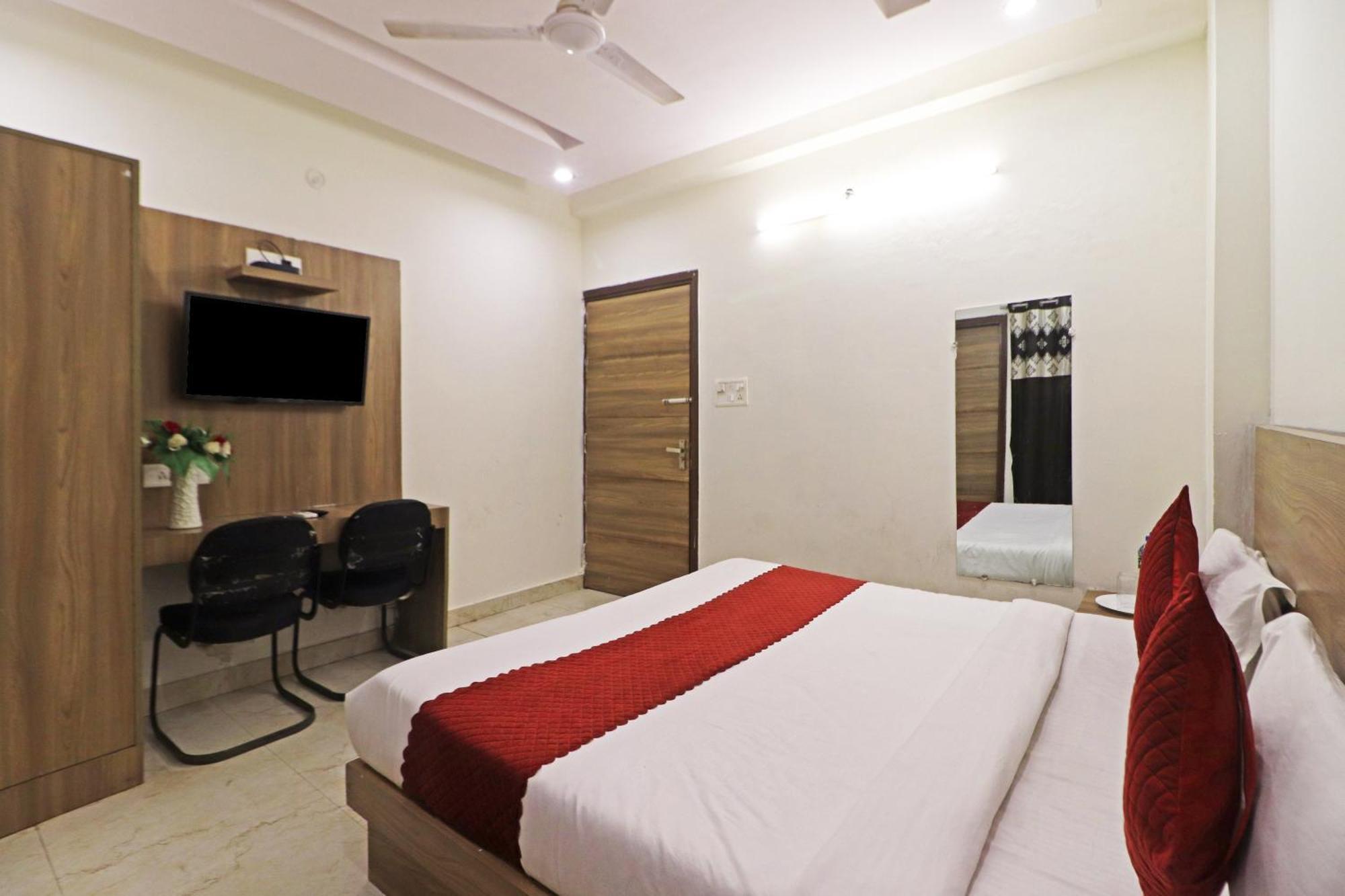 Hotel Aerostar Gold - Opposite Max Healthcare Delhi Zewnętrze zdjęcie