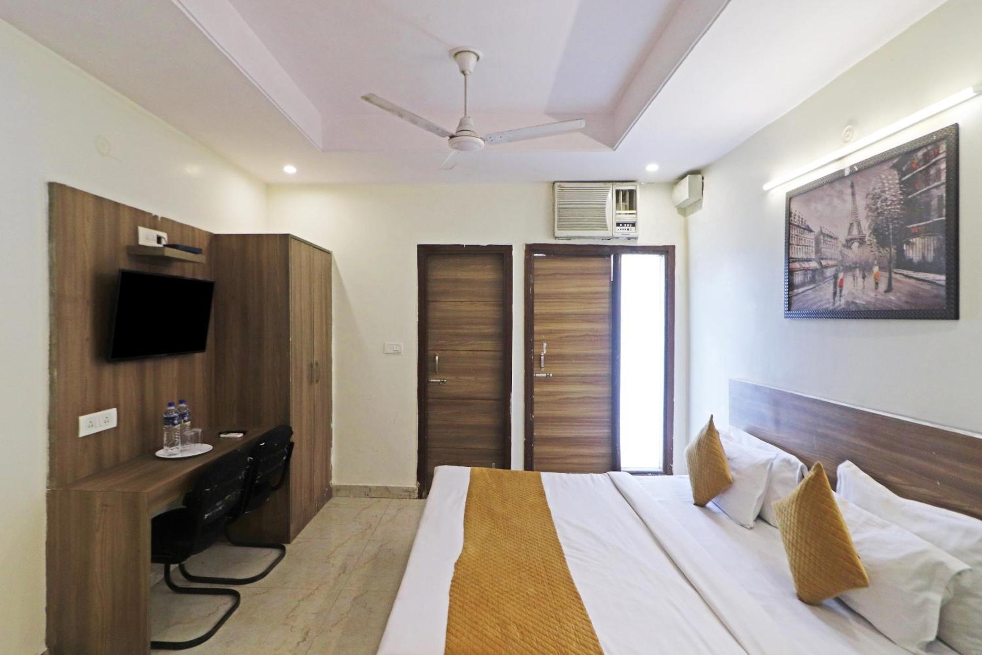 Hotel Aerostar Gold - Opposite Max Healthcare Delhi Zewnętrze zdjęcie