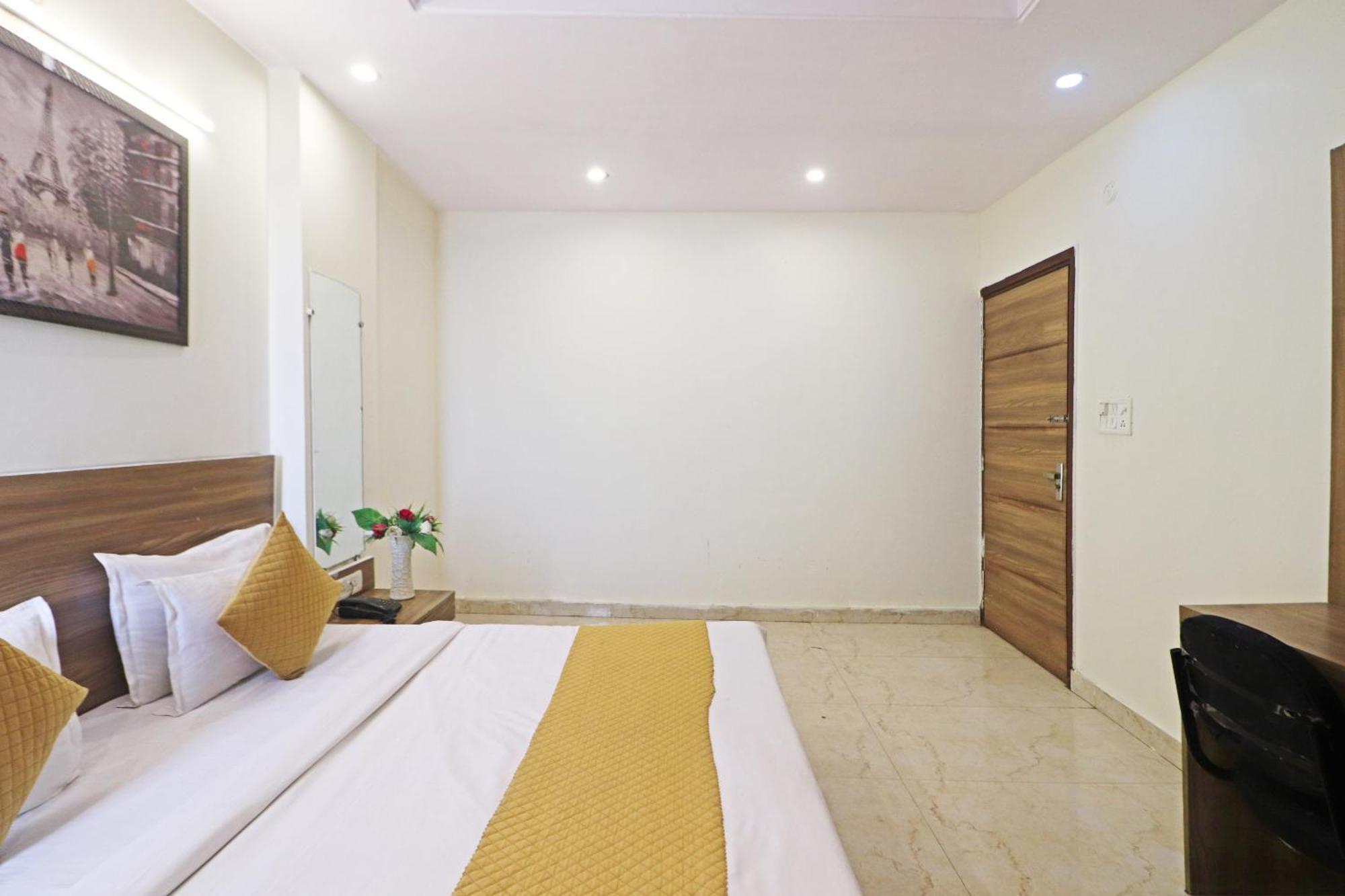 Hotel Aerostar Gold - Opposite Max Healthcare Delhi Zewnętrze zdjęcie