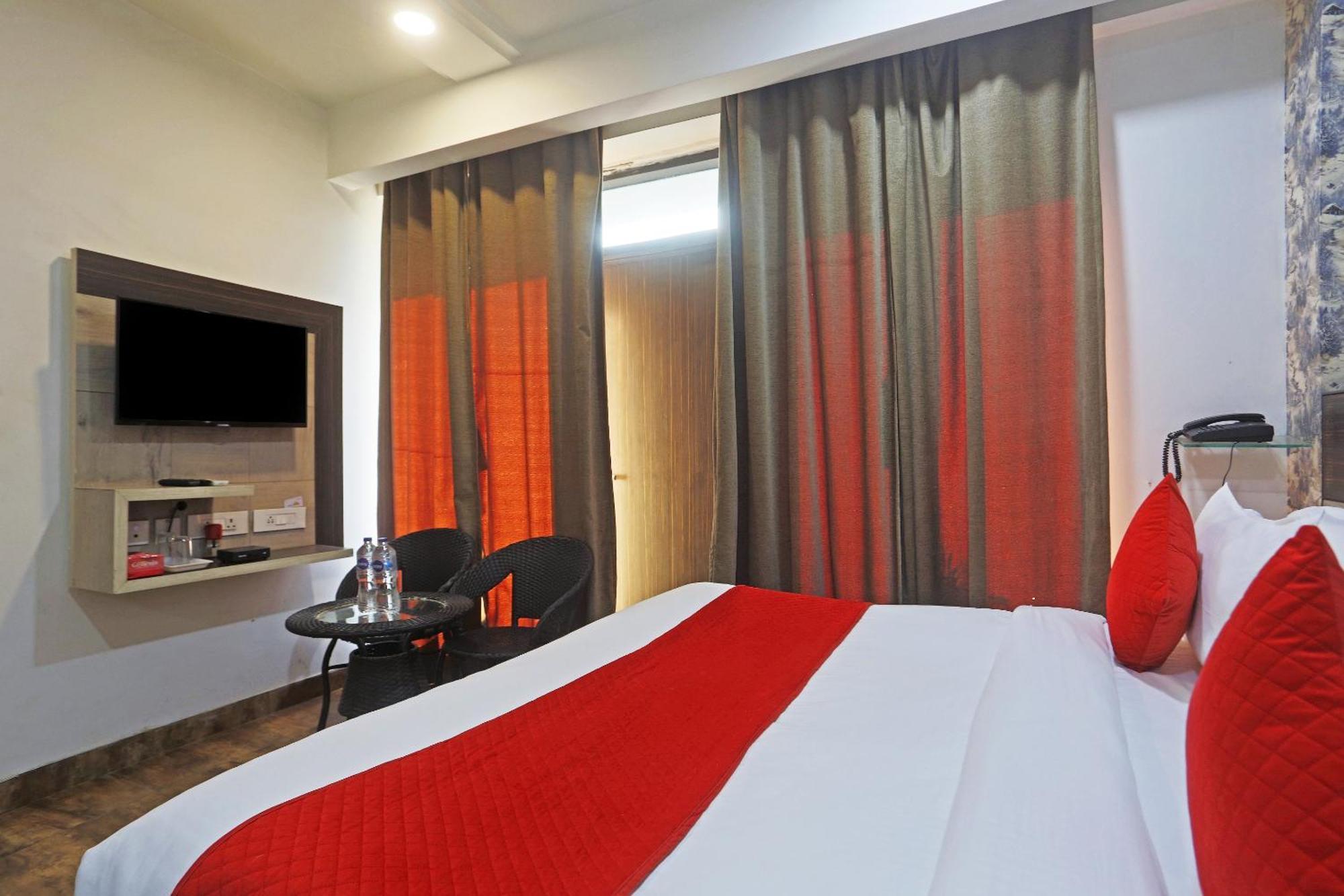 Hotel Aerostar Gold - Opposite Max Healthcare Delhi Zewnętrze zdjęcie