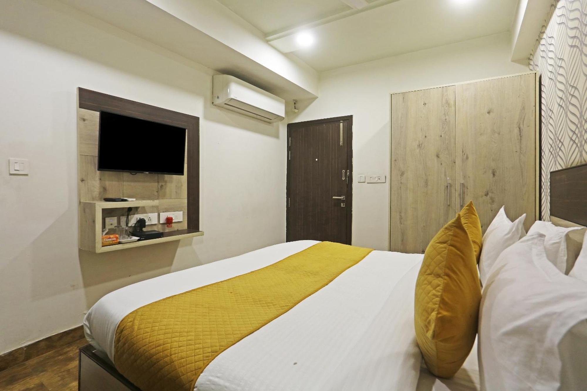 Hotel Aerostar Gold - Opposite Max Healthcare Delhi Zewnętrze zdjęcie