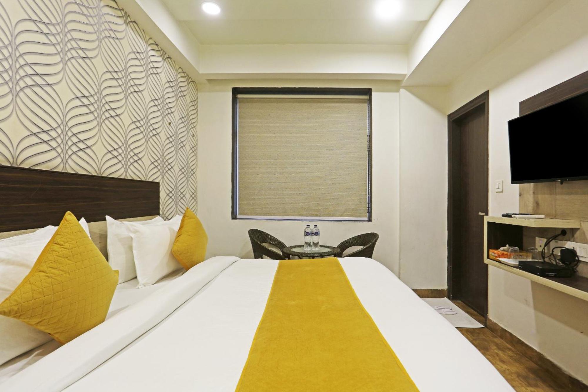 Hotel Aerostar Gold - Opposite Max Healthcare Delhi Zewnętrze zdjęcie