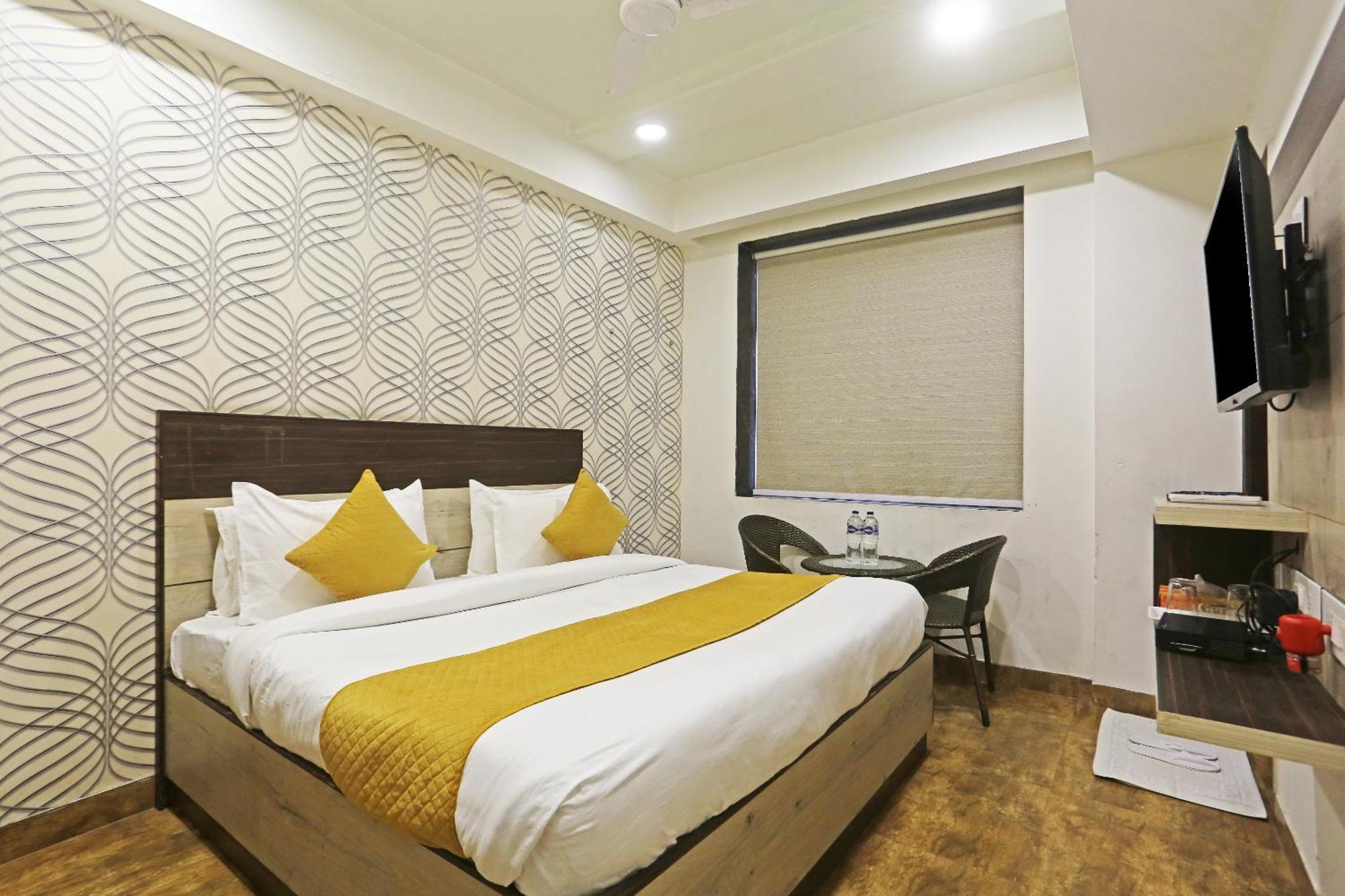 Hotel Aerostar Gold - Opposite Max Healthcare Delhi Zewnętrze zdjęcie